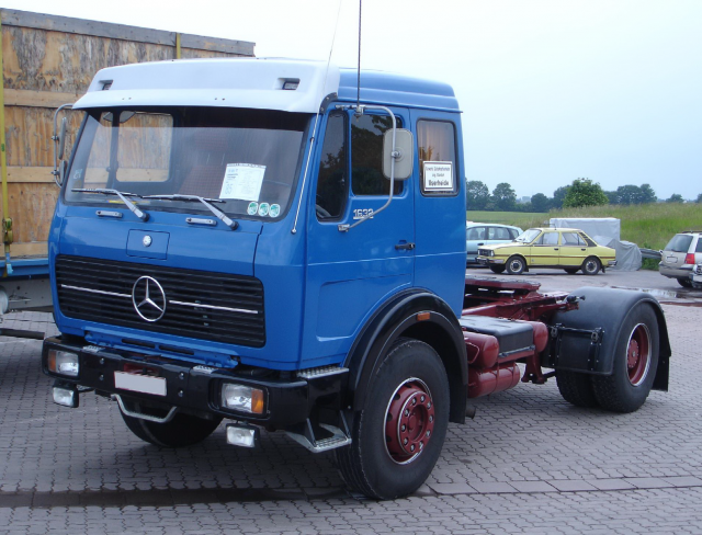 L381 (1619-1838-1938-2632) / Л381 (1619-1838-1938-2632) (вузька кабіна) (1974-1998)