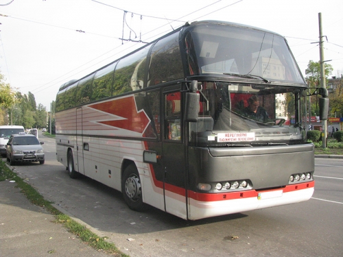 Neoplan 116 скло автобуса лобове верхнє