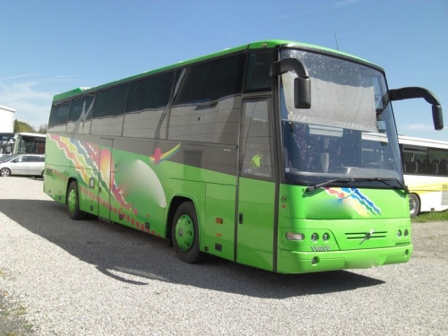 VOLVO B12-600 стекло ветровое (лобовое)