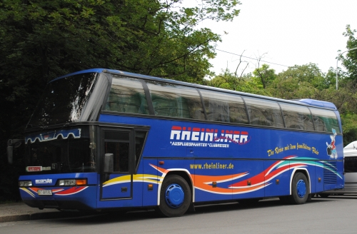 Neoplan 117/122 скло автобуса лобове верхнє