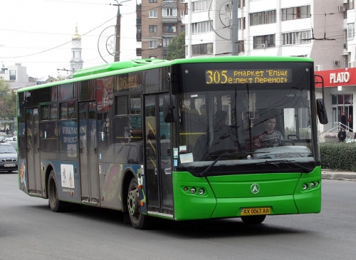 ЛАЗ А183 скло вітрове (лобове)