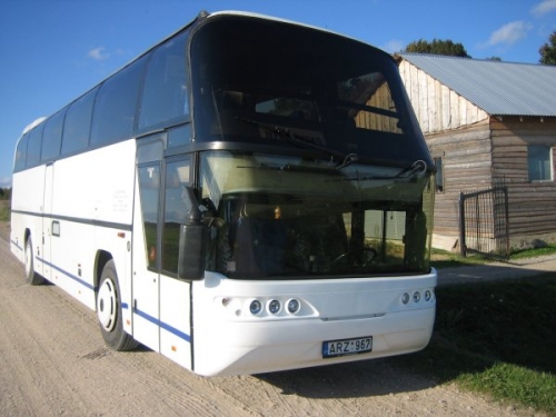 Neoplan 117 скло автобуса лобове нижнє