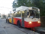 ЗИУ9 стекло ветровое (лобовое)на троллейбус
